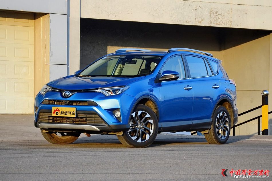 2016款RAV4榮放 2.5L自動(dòng)四驅(qū)尊貴版