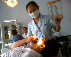 淄博沂源黑診所遍地開(kāi)花衛(wèi)生局長(zhǎng)說(shuō)“法不責(zé)眾” 淄博沂源黑診所遍地開(kāi)花衛(wèi)生局長(zhǎng)說(shuō)“法不責(zé)眾”