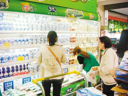 “老酸奶”加凝膠劑是為運輸方便營養(yǎng)高純屬噱頭