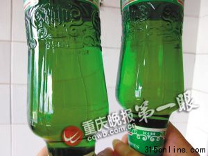 啤酒里有沉淀物。
