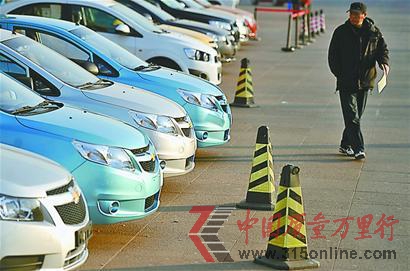 新賽歐汽車(chē)問(wèn)題如何解決牽動(dòng)車(chē)主的心記者王鋒 攝(資料照片) 新賽歐汽車(chē)問(wèn)題如何解決牽動(dòng)車(chē)主的心記者王鋒 攝(資料照片)