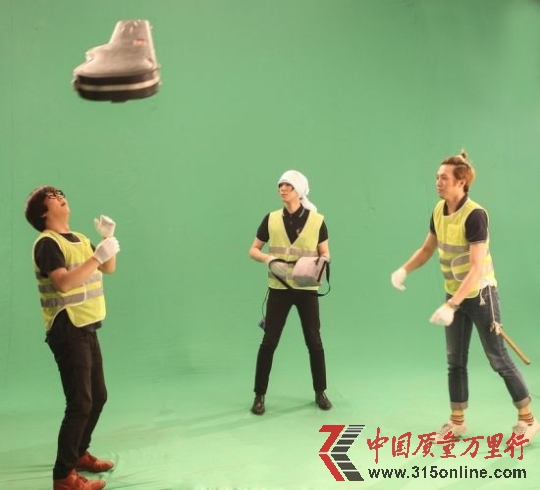 　　圖：果味VC扮搬運(yùn)工