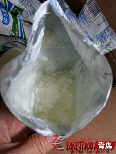 伊利純牛奶保質(zhì)期內(nèi)發(fā)酸發(fā)苦成塊 伊利純牛奶保質(zhì)期內(nèi)發(fā)酸發(fā)苦成塊